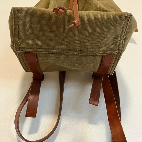 Madewell Canvas Somerset Drawstring Backpack in Olive - Picture 15 of 15